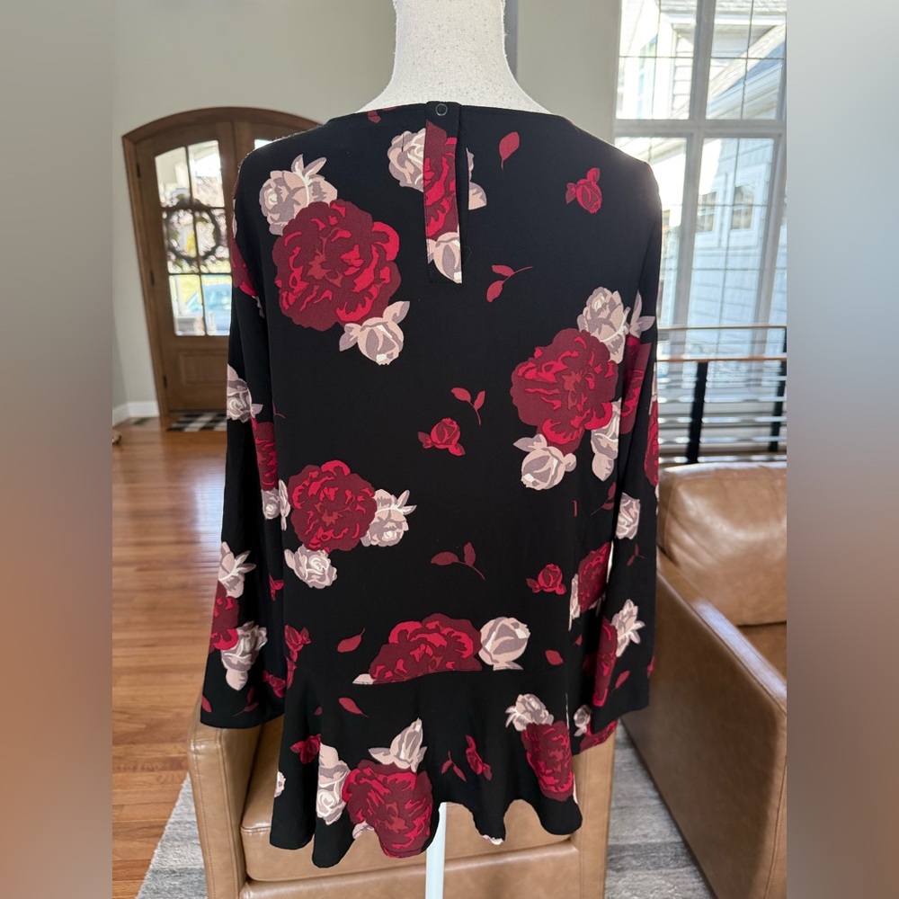 Mud Pie floral flounce top - Picture 4 of 6